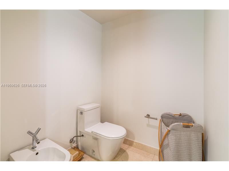 400 Alton Rd, Unit 705, Miami Beach, FL 33139 Photo