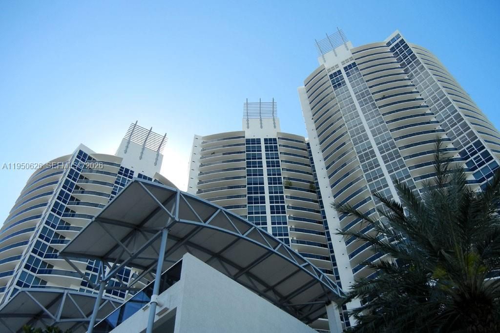 400 Alton Rd, Unit 705, Miami Beach, FL 33139 Photo