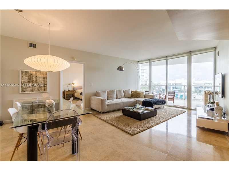 400 Alton Rd, Unit 705, Miami Beach, FL 33139 Photo