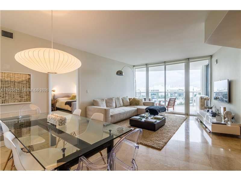 400 Alton Rd, Unit 705, Miami Beach, FL 33139 Photo