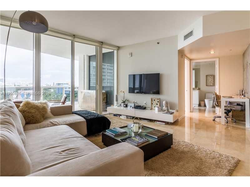 400 Alton Rd, Unit 705, Miami Beach, FL 33139 Photo