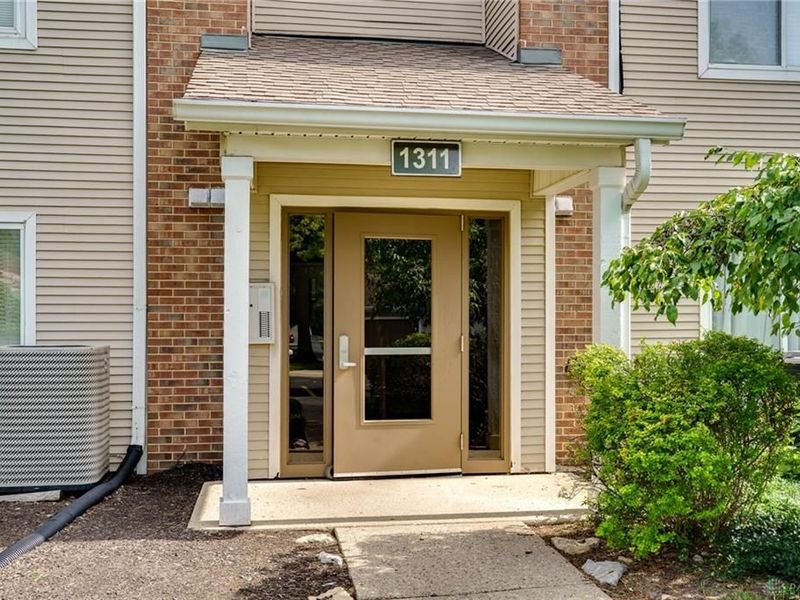 1311 Hollow Run, Unit 6, Centerville, OH 45459 Photo 2