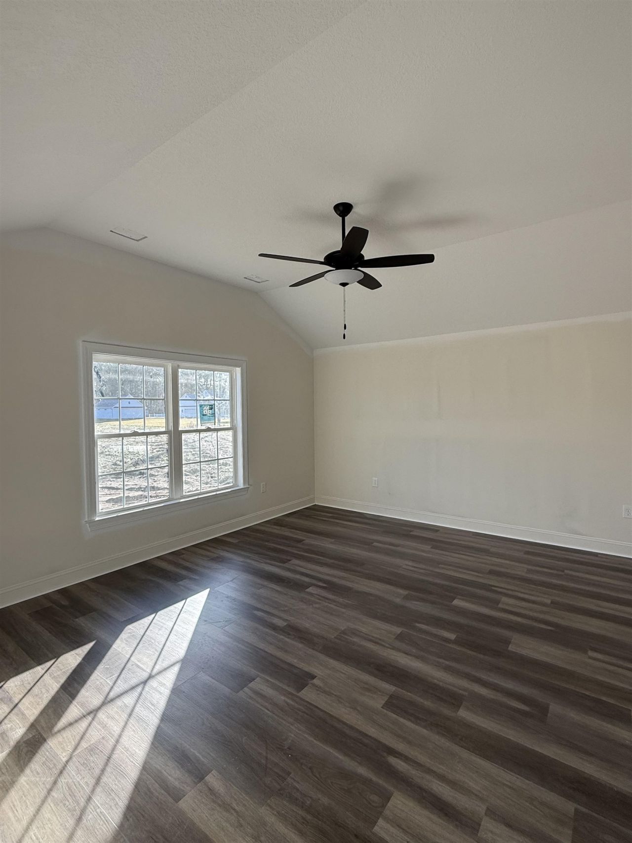 370 Three Curve Rd. Photo 10