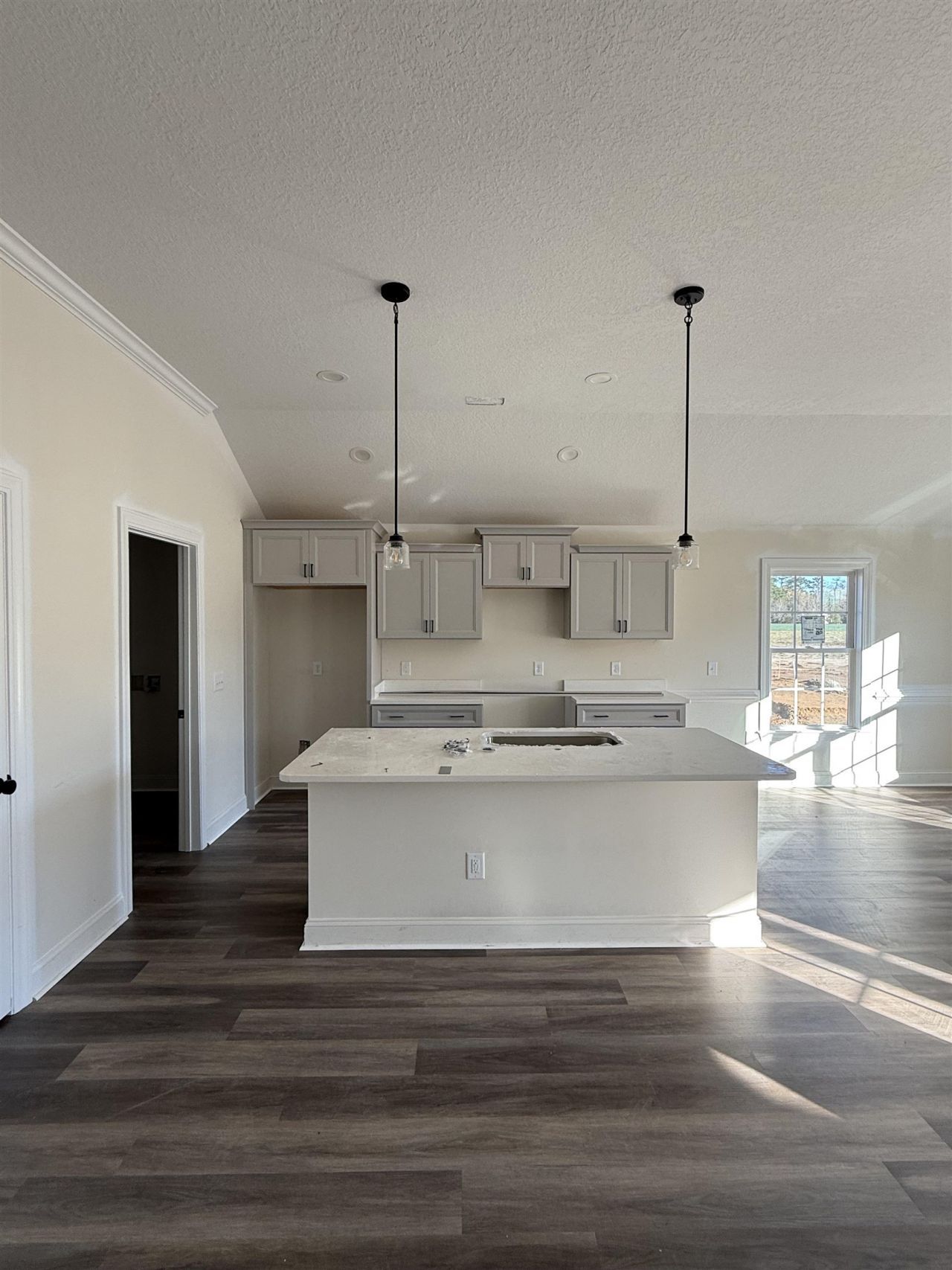 370 Three Curve Rd. Photo 5