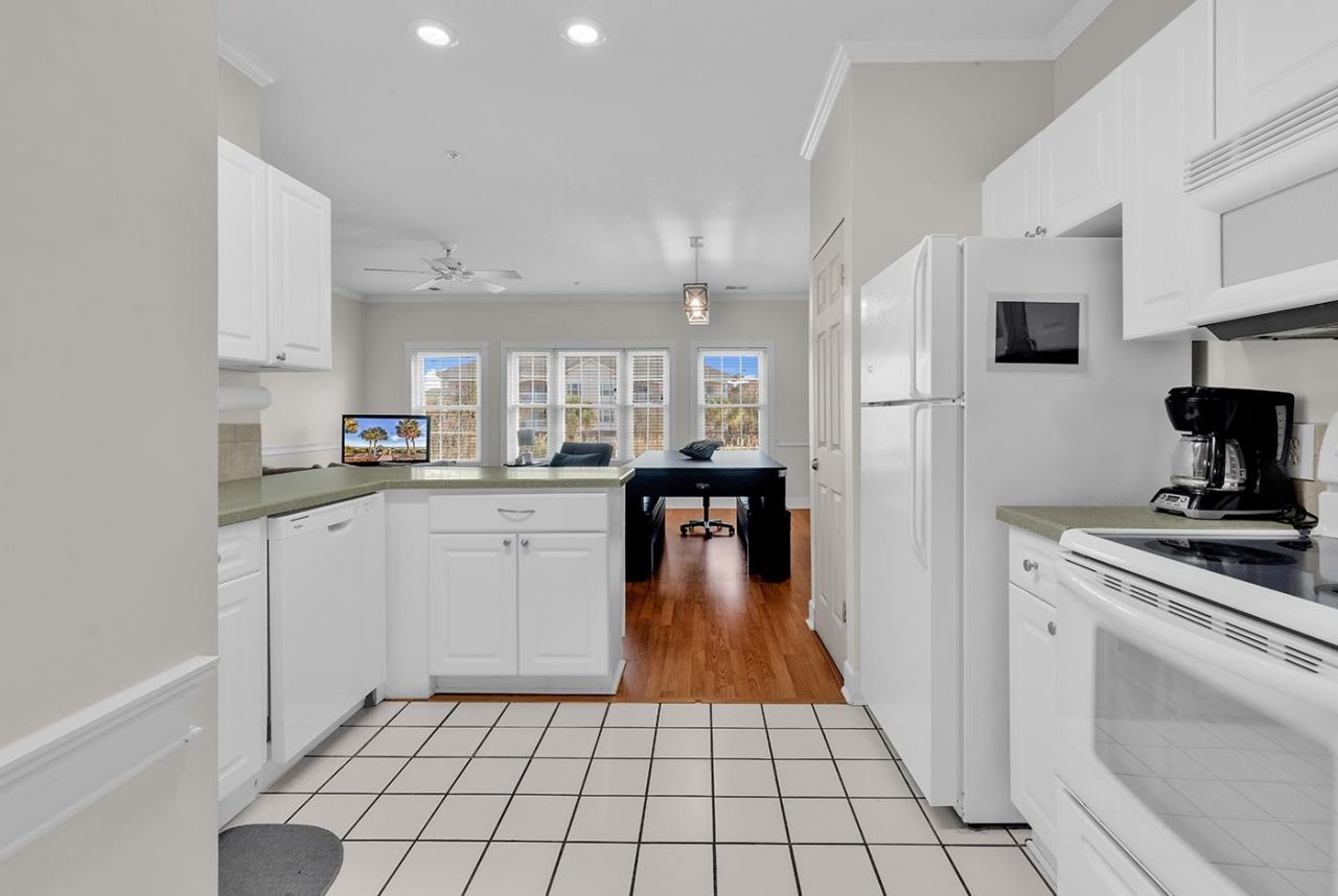 4868 Dahlia Ct. Photo 3