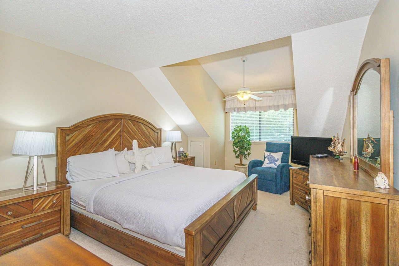 155 Wetherby Way Photo 17