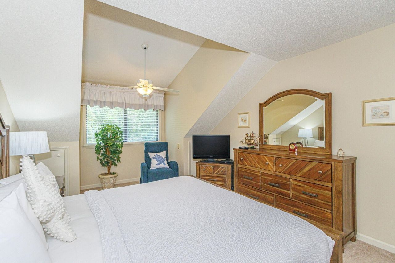 155 Wetherby Way Photo 18