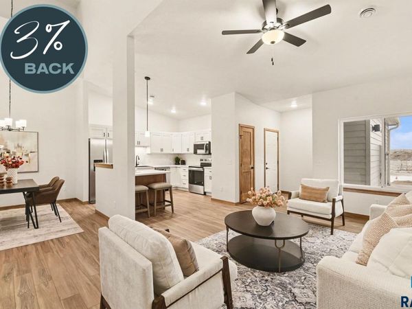 2304 E Jetty Pl, Sioux Falls, SD 57108