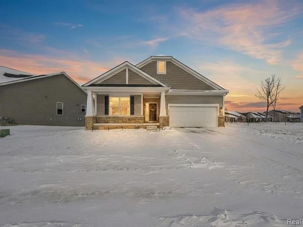 8185 Carston Lane, Green Oak Twp, MI 48116