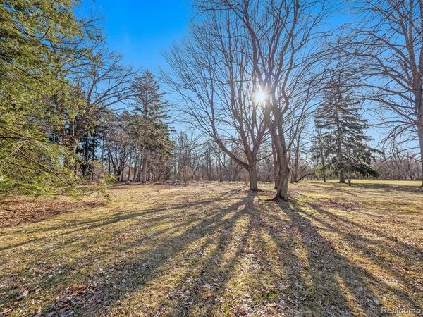 31050 BRIARCLIFF Road , Franklin Vlg, MI 48025