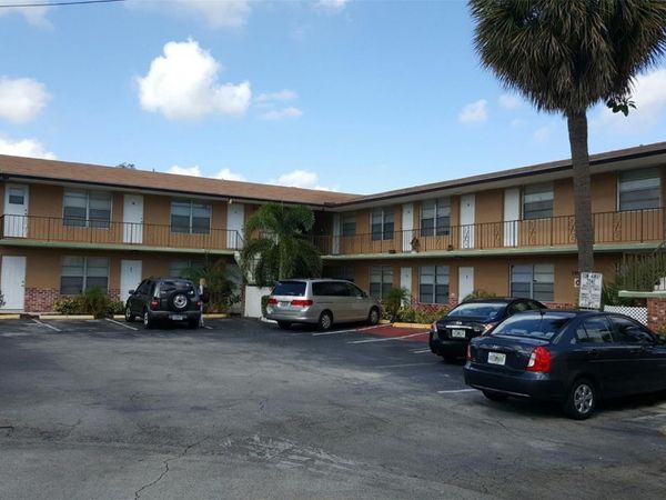 1401 NE 57th Place, Unit 9, Fort Lauderdale, FL 33334