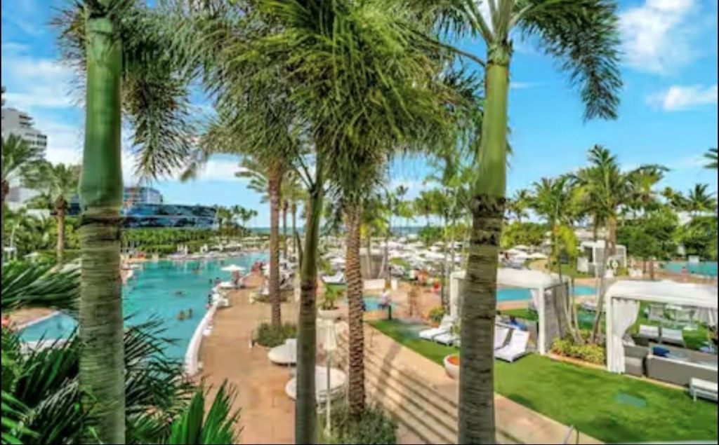 4391 Collins Avenue, Unit 1913, Miami Beach, FL 33140 Photo