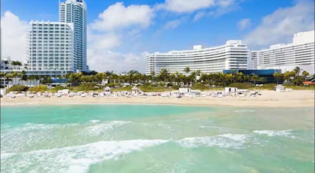 4391 Collins Avenue, Unit 1913, Miami Beach, FL 33140 Photo