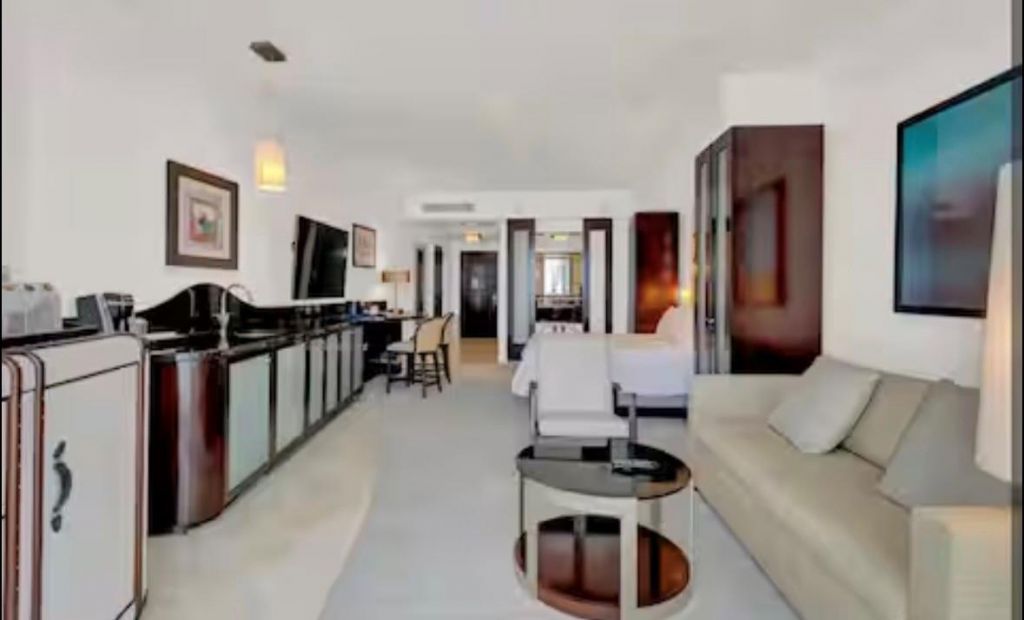 4391 Collins Avenue, Unit 1913, Miami Beach, FL 33140 Photo