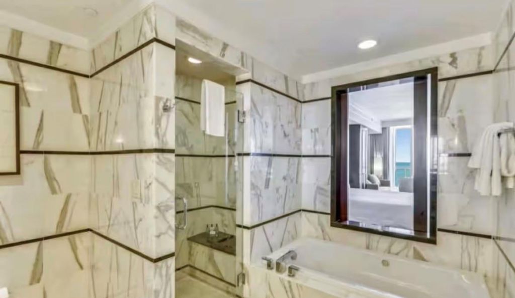 4391 Collins Avenue, Unit 1913, Miami Beach, FL 33140 Photo