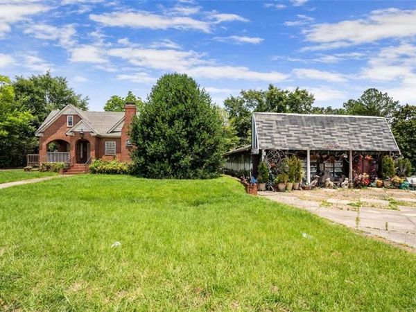 4973 W Broad Street W, Sugar Hill, GA 30518