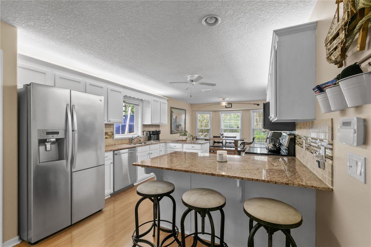 13545 Oak Bend Drive, Grand Island, FL 32735 Photo