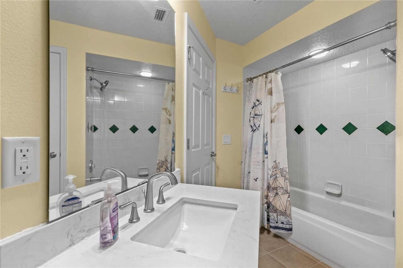 13545 Oak Bend Drive, Grand Island, FL 32735 Photo