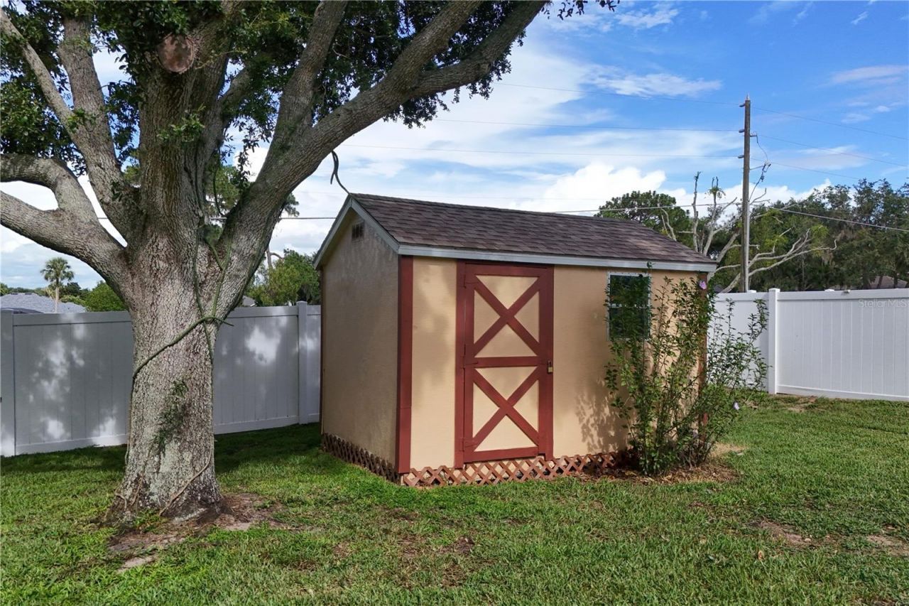 13545 Oak Bend Drive, Grand Island, FL 32735 Photo