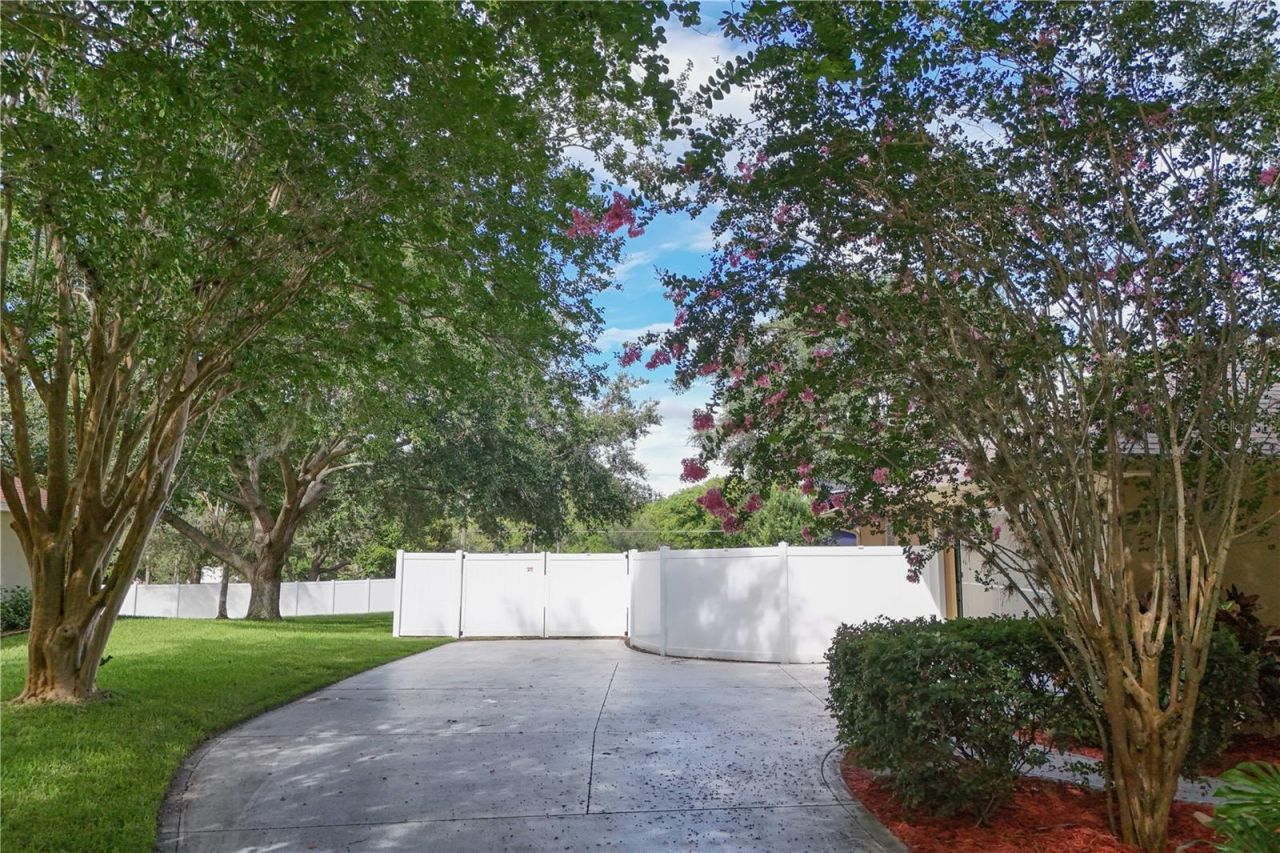 13545 Oak Bend Drive, Grand Island, FL 32735 Photo