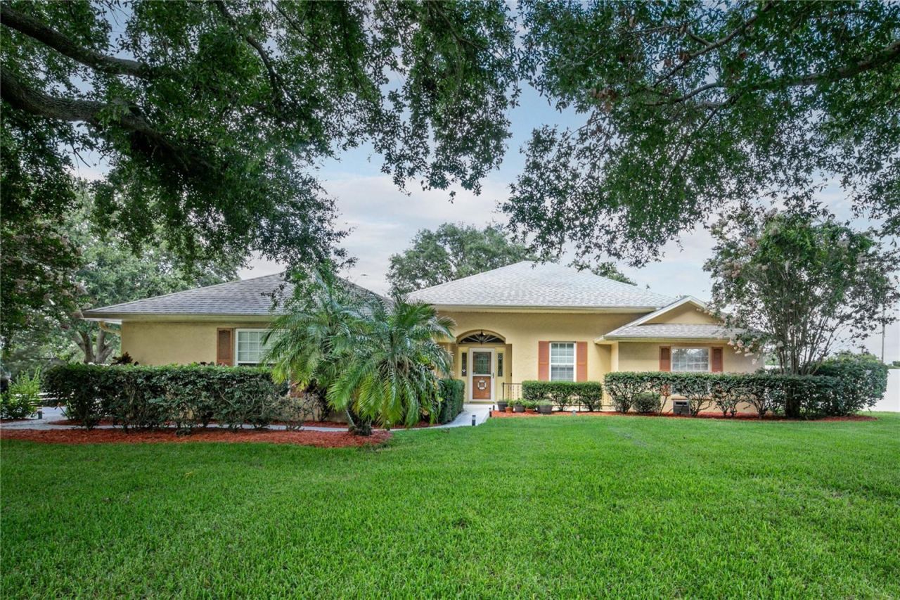 13545 Oak Bend Drive, Grand Island, FL 32735 Photo