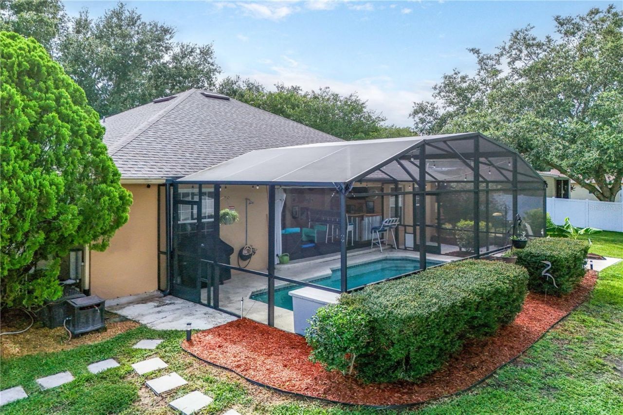 13545 Oak Bend Drive, Grand Island, FL 32735 Photo