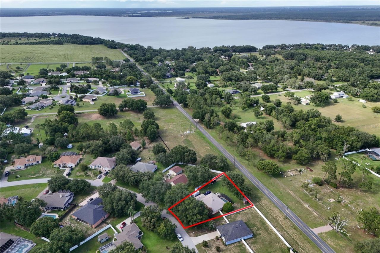 13545 Oak Bend Drive, Grand Island, FL 32735 Photo