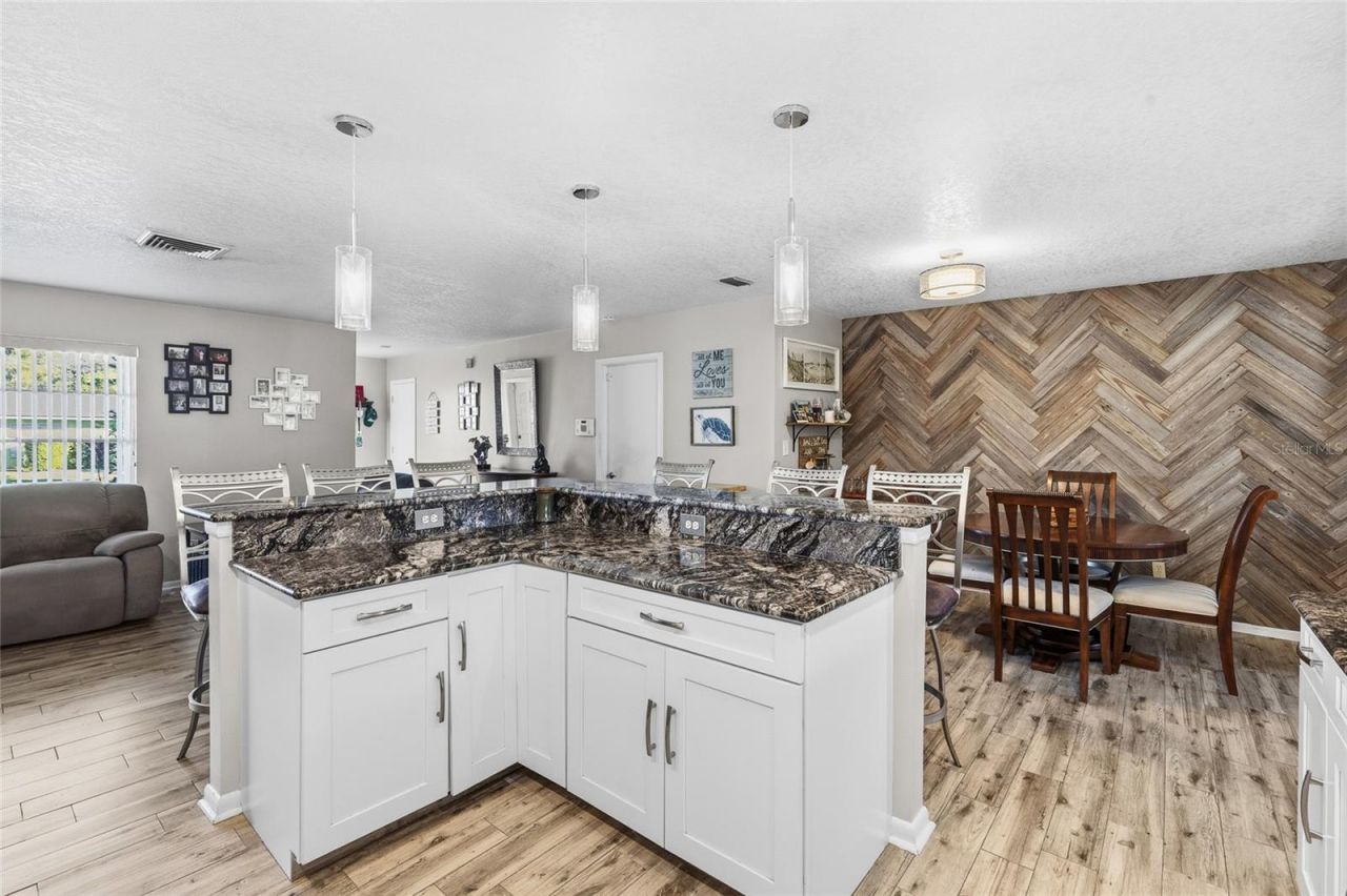 6801 15th Street S, Saint Petersburg, FL 33705 Photo