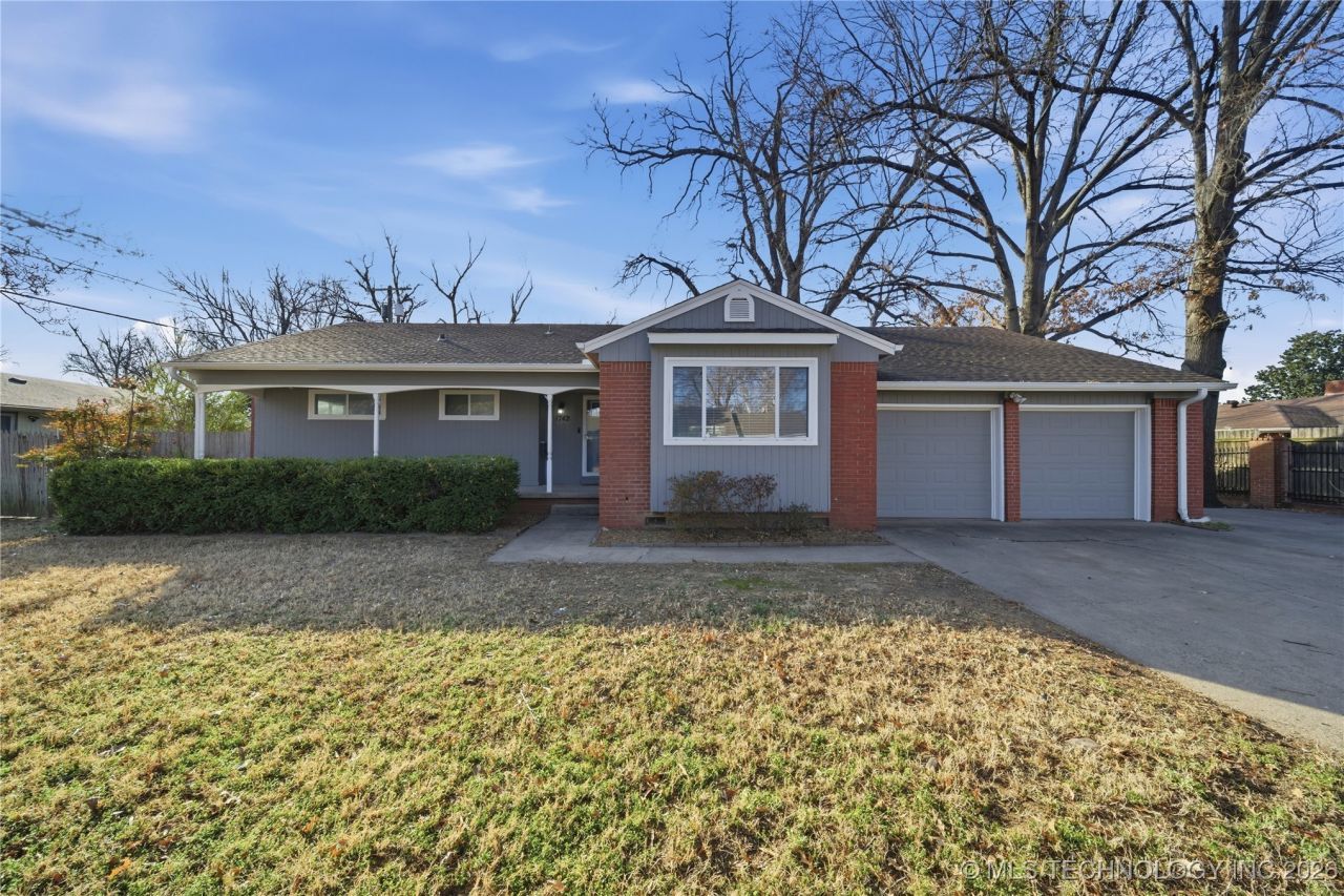 1742 E 61st Place, Tulsa, OK 74136 Main Photo