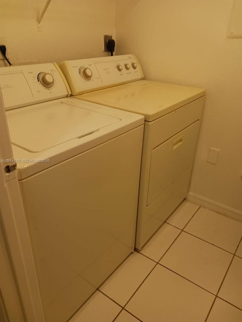 2548 Centergate Dr, Unit 203, Miramar, FL 33025 Photo