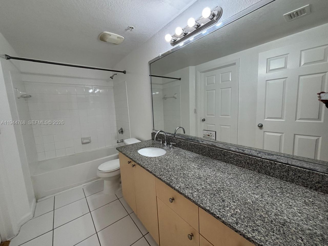2548 Centergate Dr, Unit 203, Miramar, FL 33025 Photo