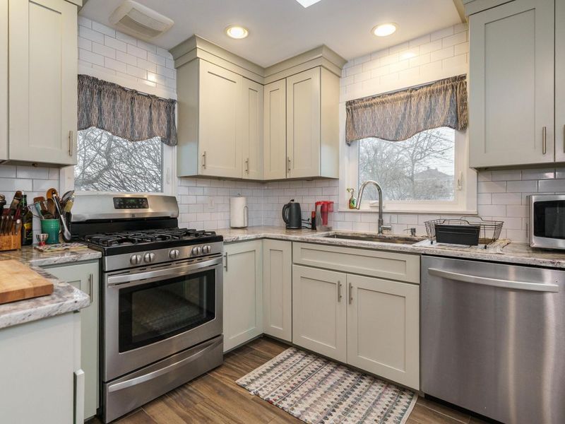 76 E Lakeview Avenue, Columbus, OH 43202 Photo 18