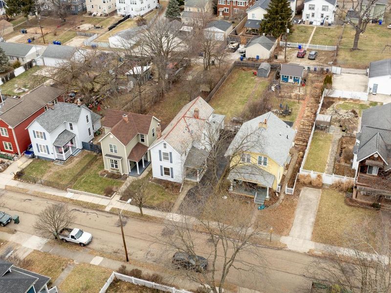 76 E Lakeview Avenue, Columbus, OH 43202 Photo 2