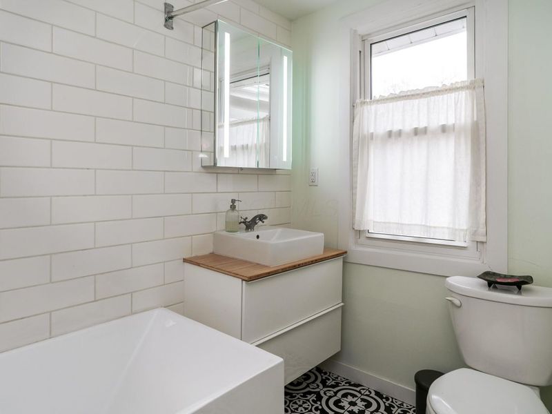 76 E Lakeview Avenue, Columbus, OH 43202 Photo 25