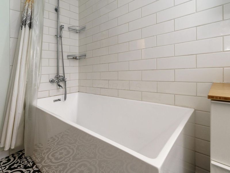 76 E Lakeview Avenue, Columbus, OH 43202 Photo 26