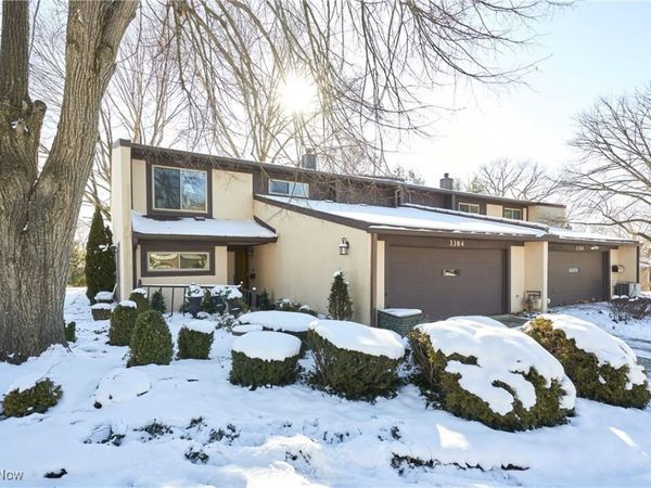 3384 S Smith Road, Fairlawn, OH 44333