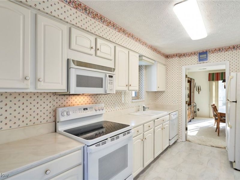 3384 S Smith Road, Fairlawn, OH 44333 Photo 2