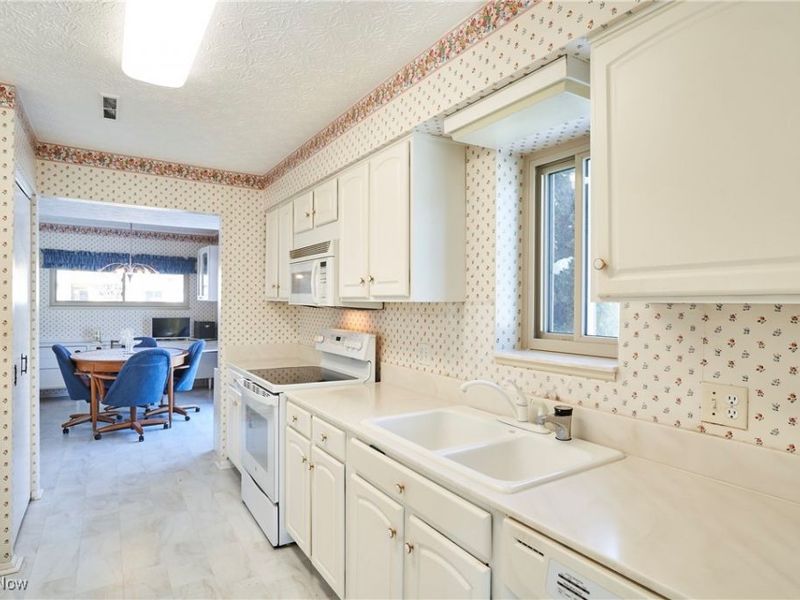 3384 S Smith Road, Fairlawn, OH 44333 Photo 4