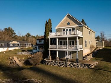 19611 Collins E, Alexandria Bay, NY 13607