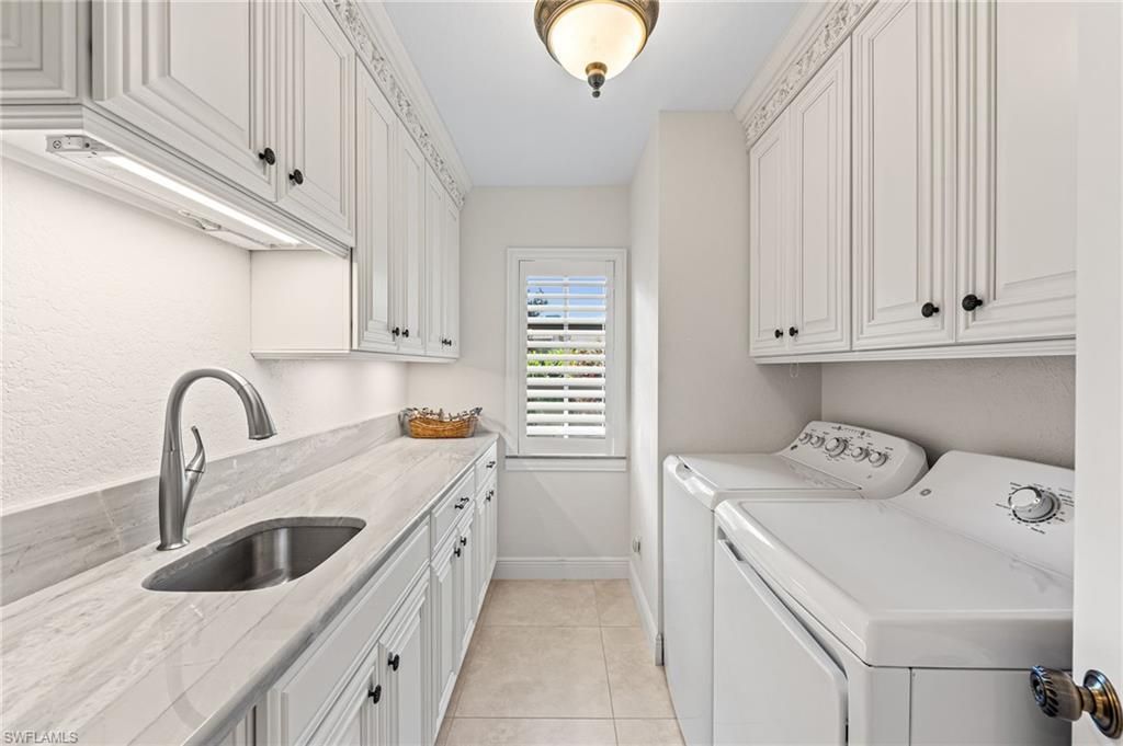 1930 Blackstone Cir, Naples, FL 34109 Photo
