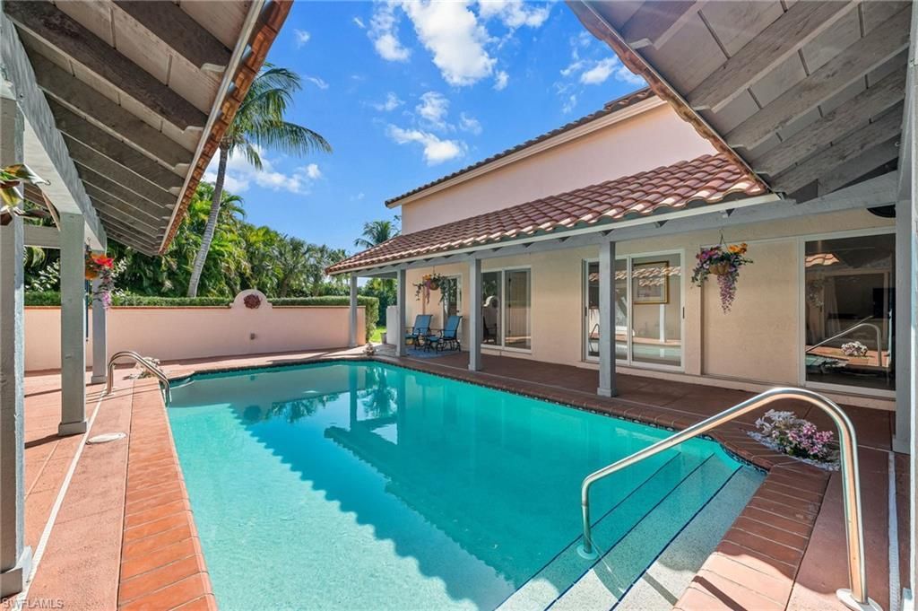 1930 Blackstone Cir, Naples, FL 34109 Photo