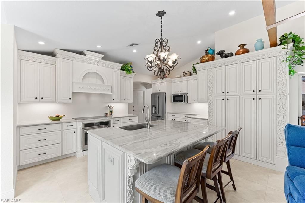 1930 Blackstone Cir, Naples, FL 34109 Photo