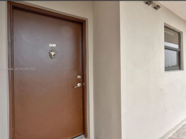 10155 NW 9th St Cir, Unit 4-401, Miami, FL 33172