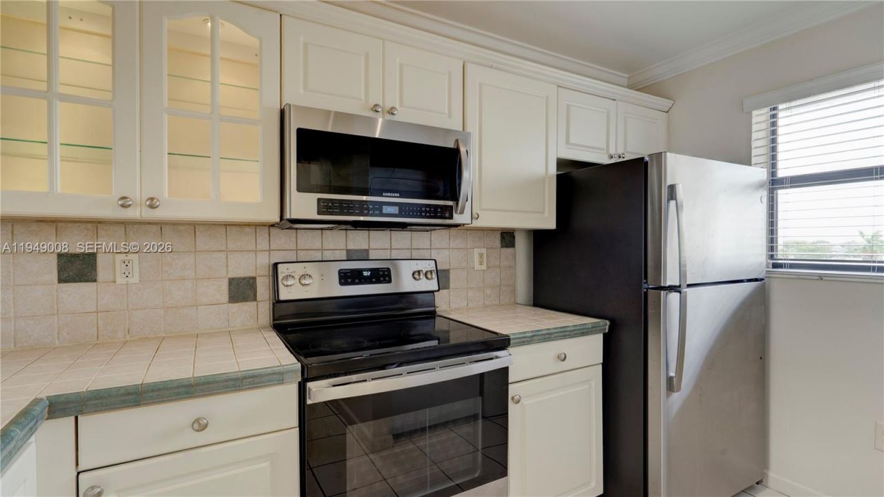 10155 NW 9th St Cir, Unit 4-401, Miami, FL 33172 Photo