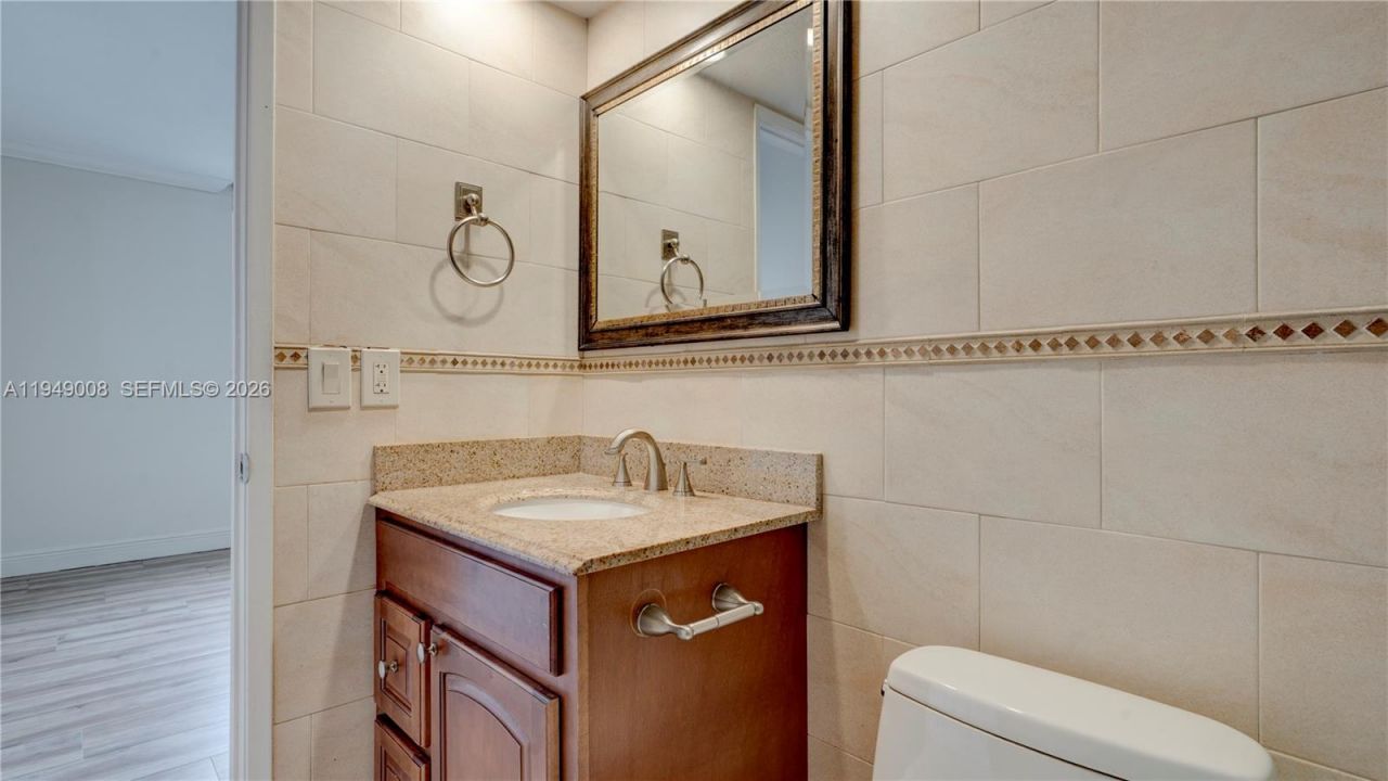 10155 NW 9th St Cir, Unit 4-401, Miami, FL 33172 Photo