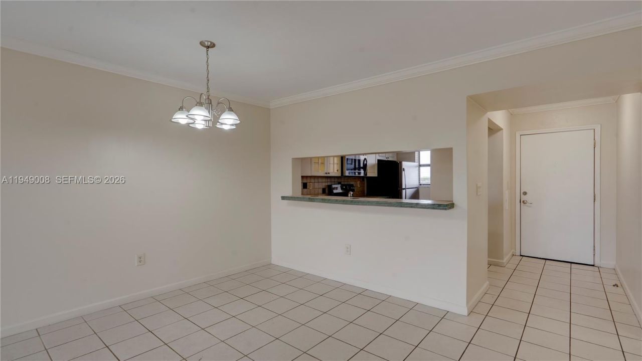 10155 NW 9th St Cir, Unit 4-401, Miami, FL 33172 Photo