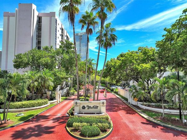 17021 N Bay Rd, Unit 216, Sunny Isles Beach, FL 33160