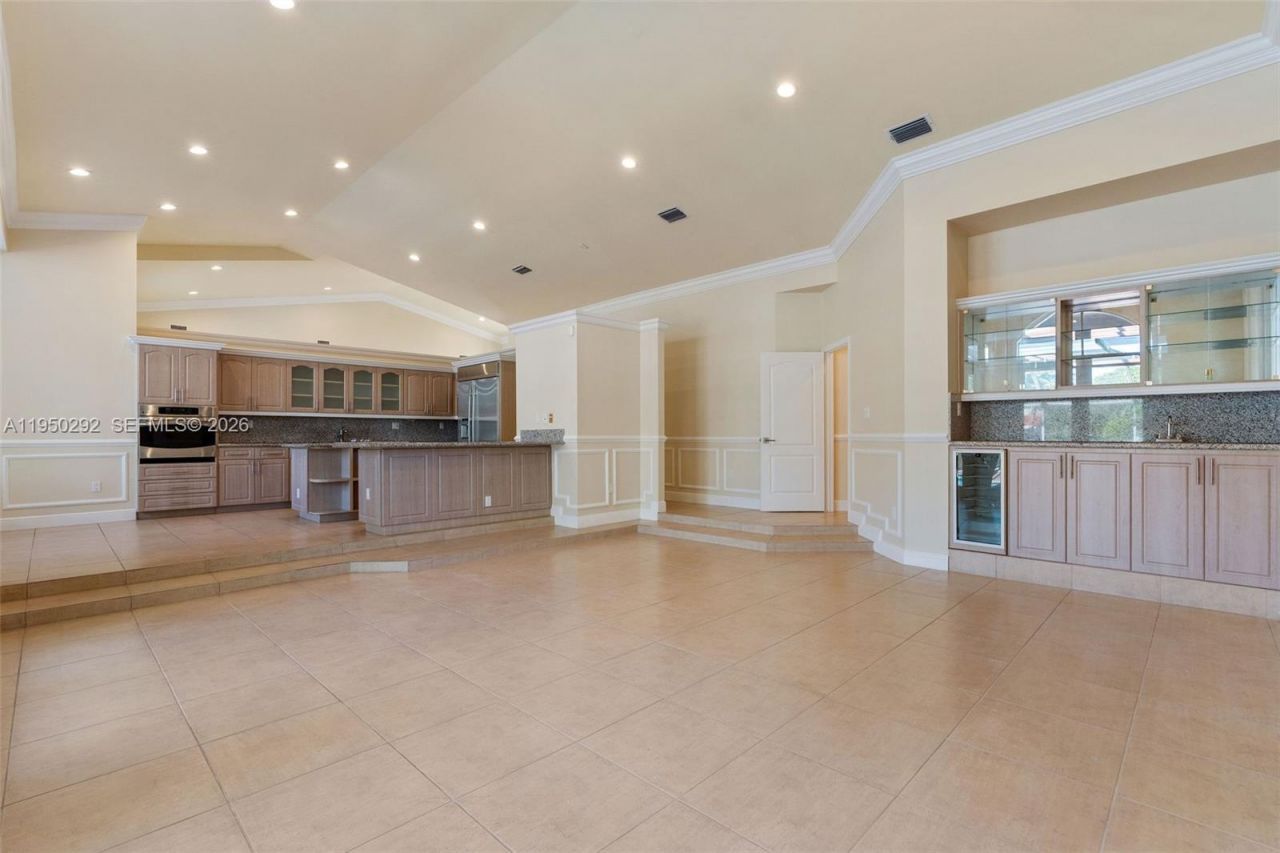 8281 SW 84th Ter, Miami, FL 33143 Photo