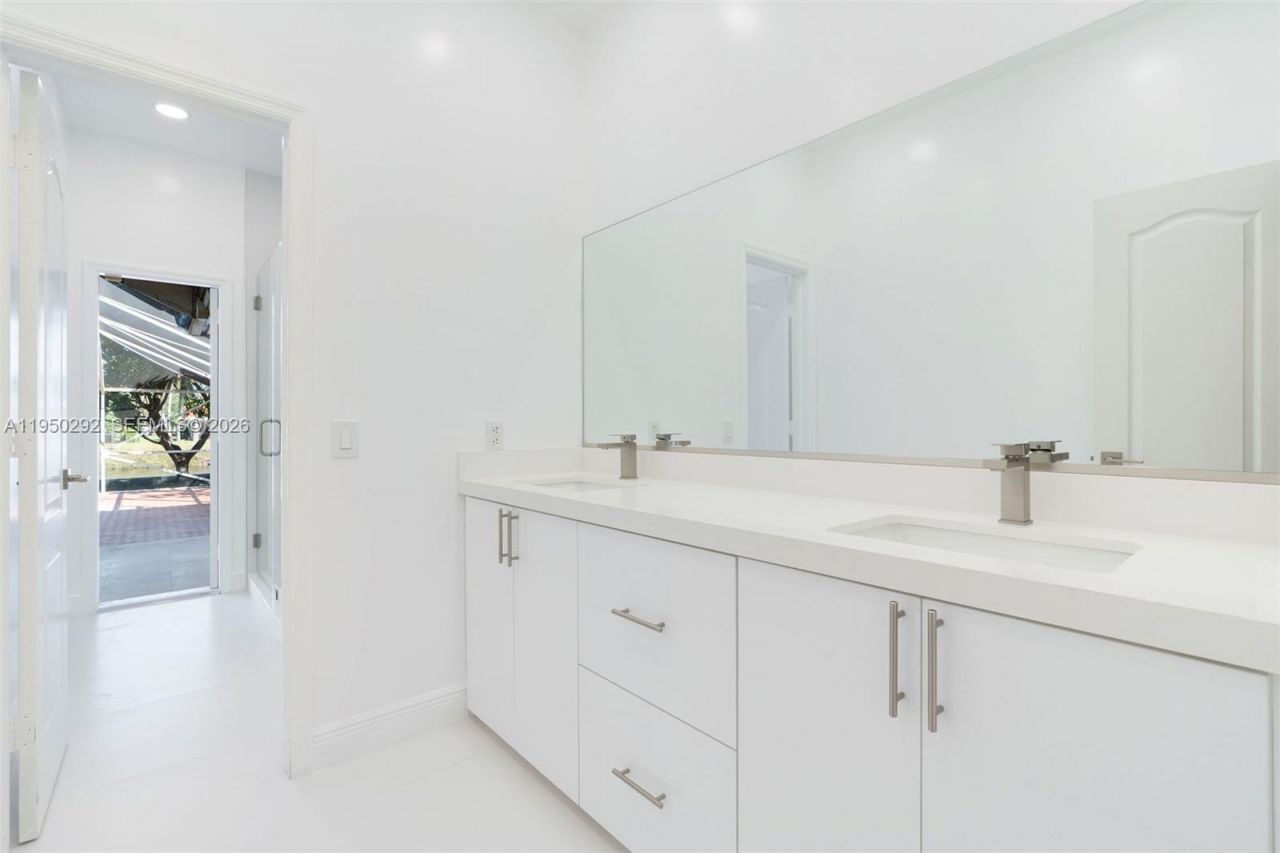 8281 SW 84th Ter, Miami, FL 33143 Photo