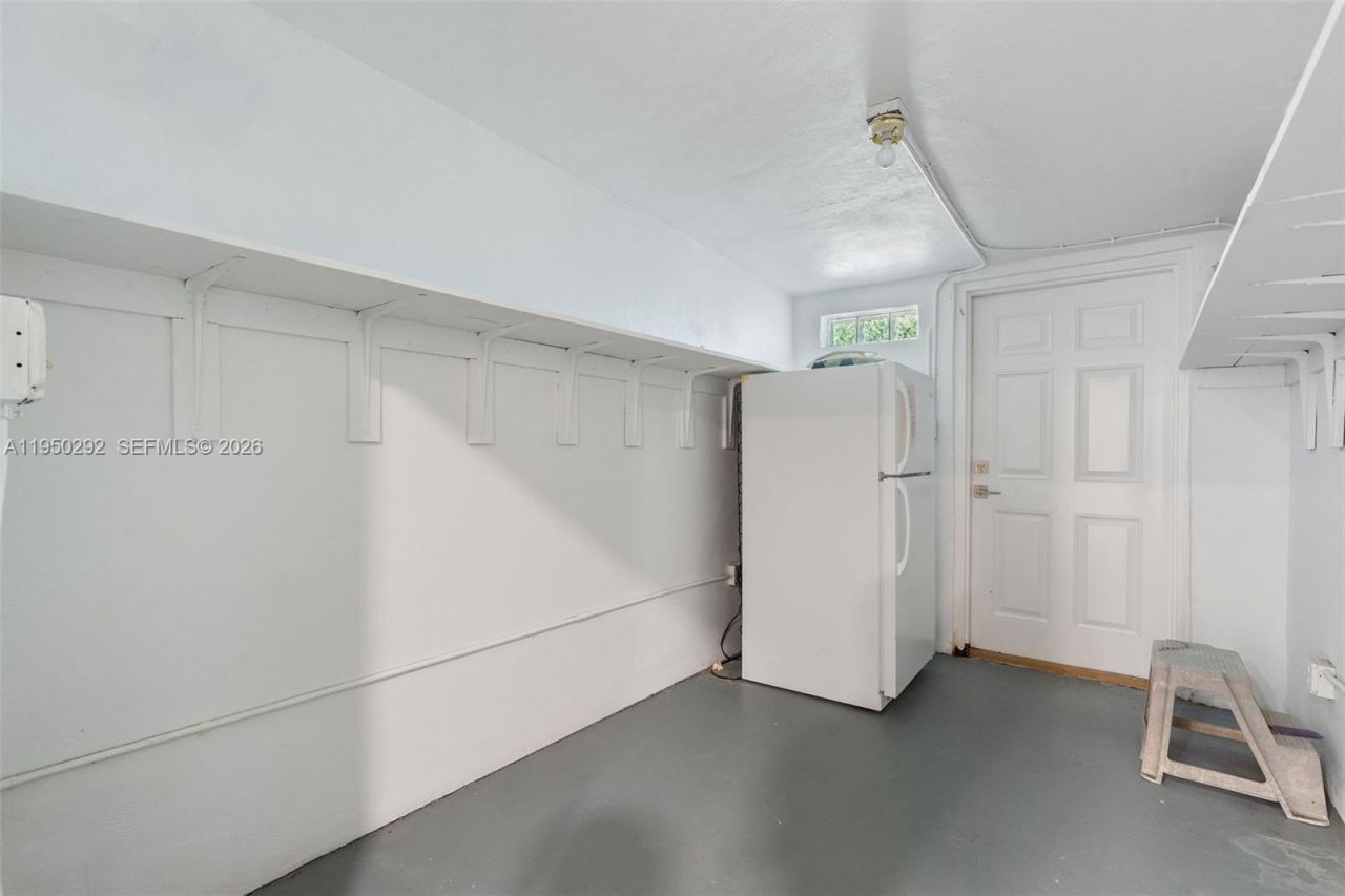 8281 SW 84th Ter, Miami, FL 33143 Photo